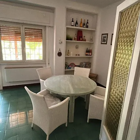 Seaside With Private Pool And Parking,