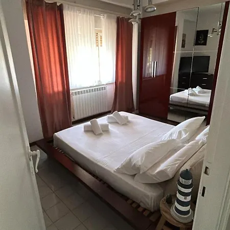 Apartman Seaside With Private Pool And Parking,